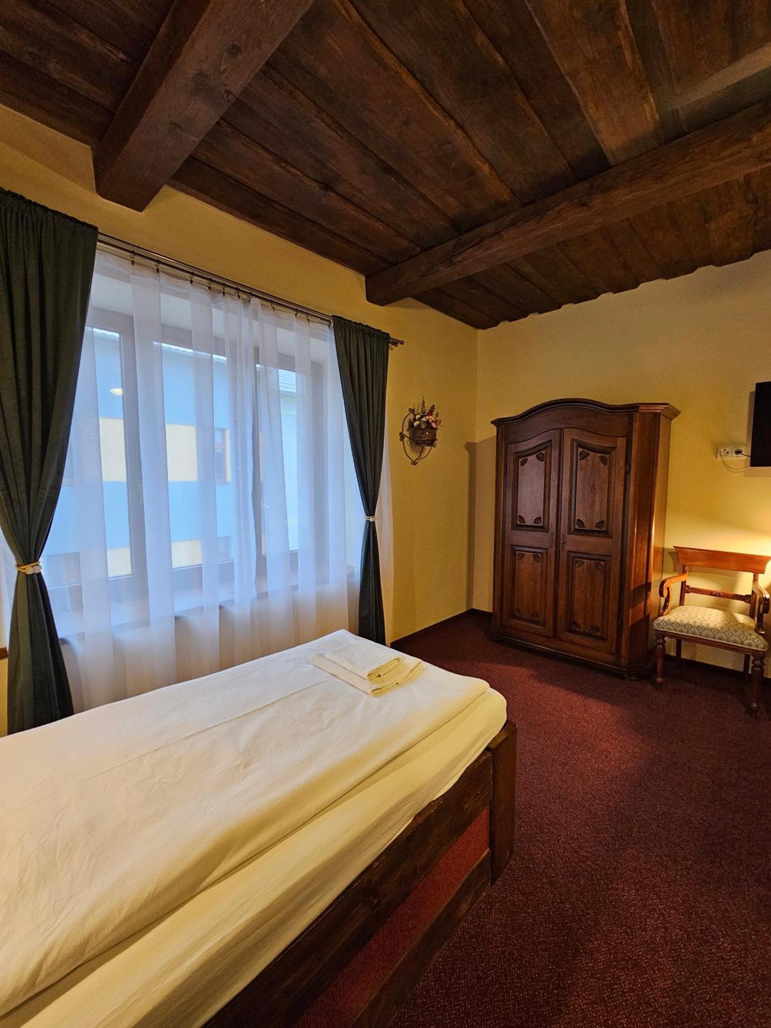 Hotel Galerie Роуднице-над-Лабем Экстерьер фото