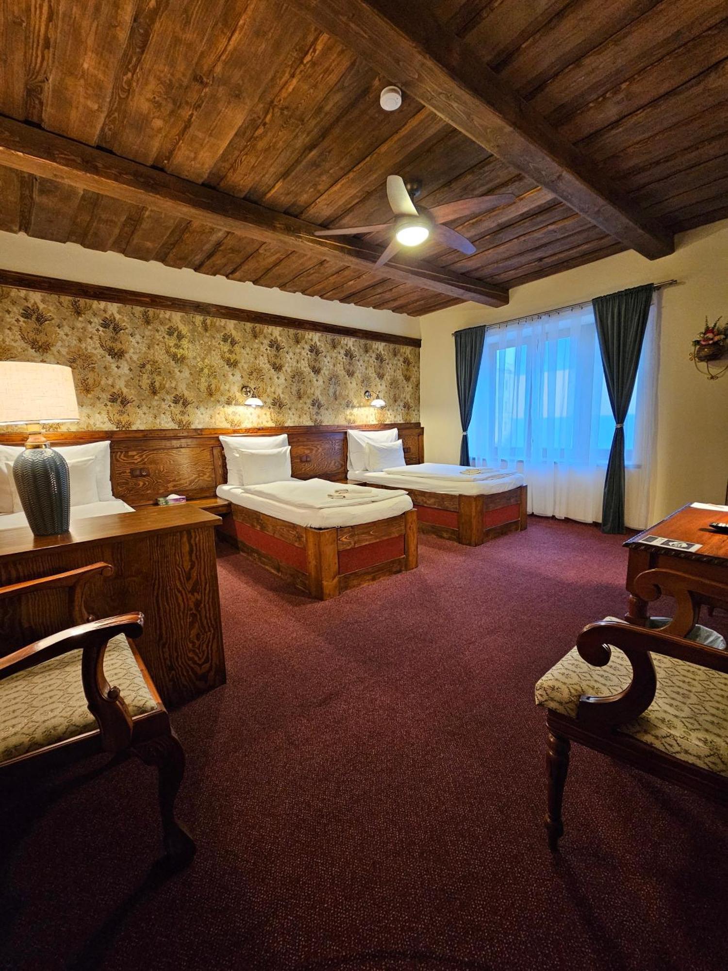 Hotel Galerie Роуднице-над-Лабем Экстерьер фото